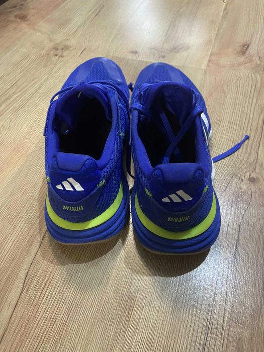 Adidas - buty halowe Stabil 16 IE1083 Niebieski