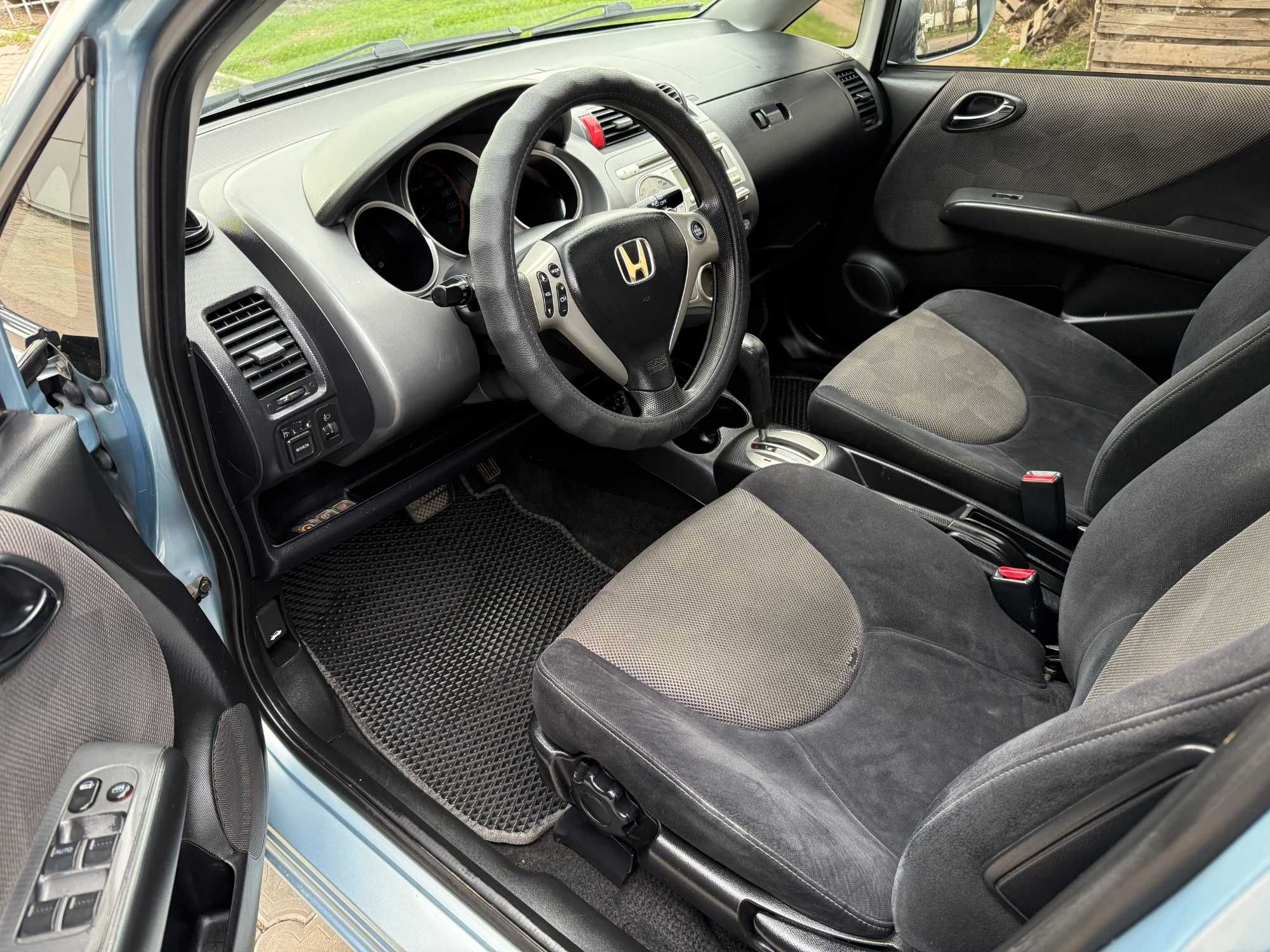 Продам Honda Jazz 2006 року 1.4автомат.
