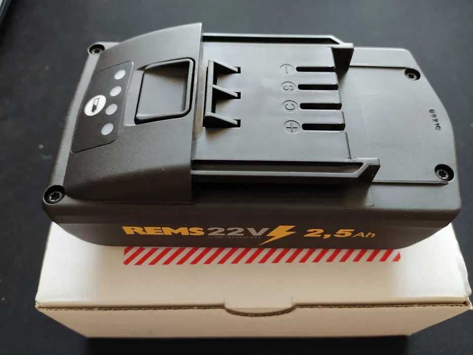 Ładowarka REMS  22V, 14,4 v