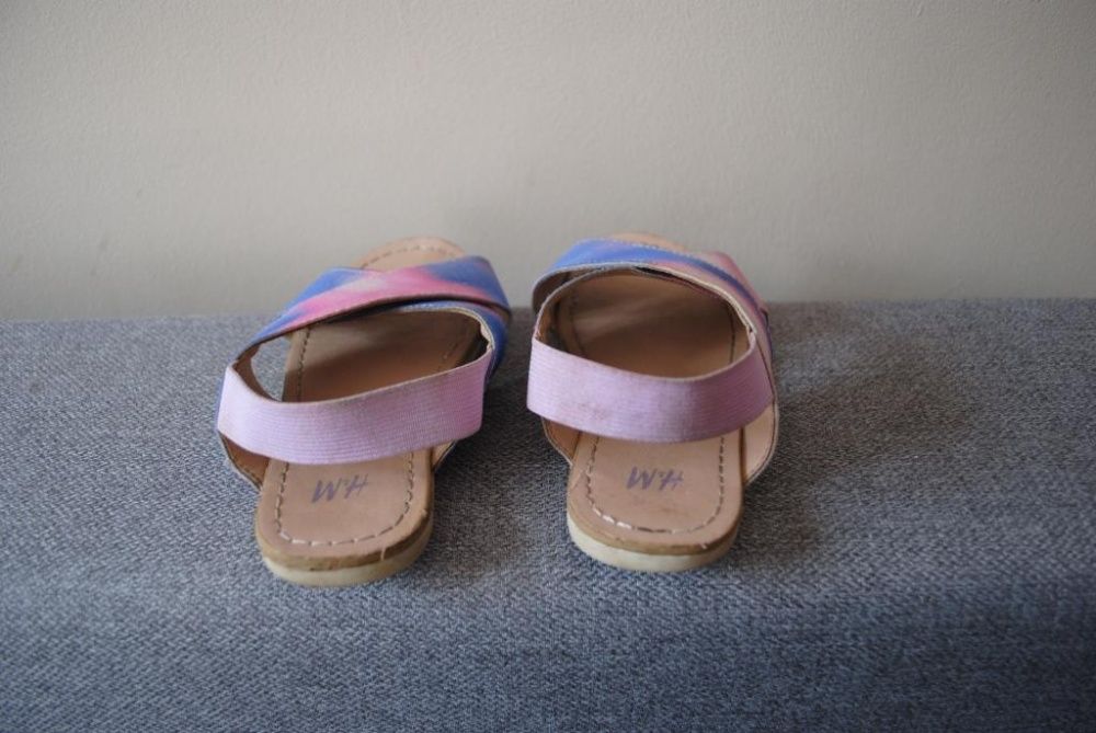 14-> płaskie sandały H&M na gumkę r.26(wypada 24) na 15cm paski kolor