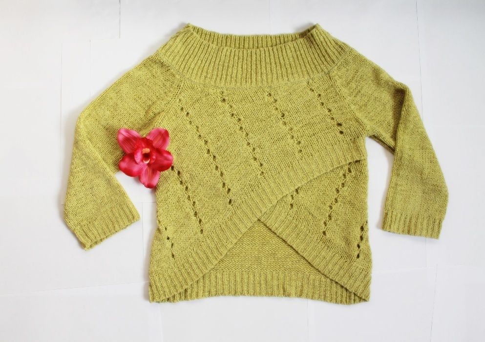 zielony sweterek asymetryczny ażurowy sweter khaki narzutka xs s