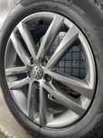 Felgi 17” VW 5x112 + opony Pirelli 215/55R17 – stan b