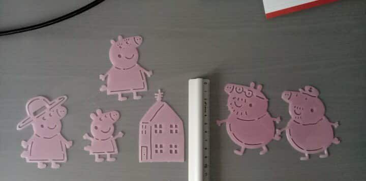 Świnka Peppa. Naklejki samoprzylepne, świecące w ciemności.