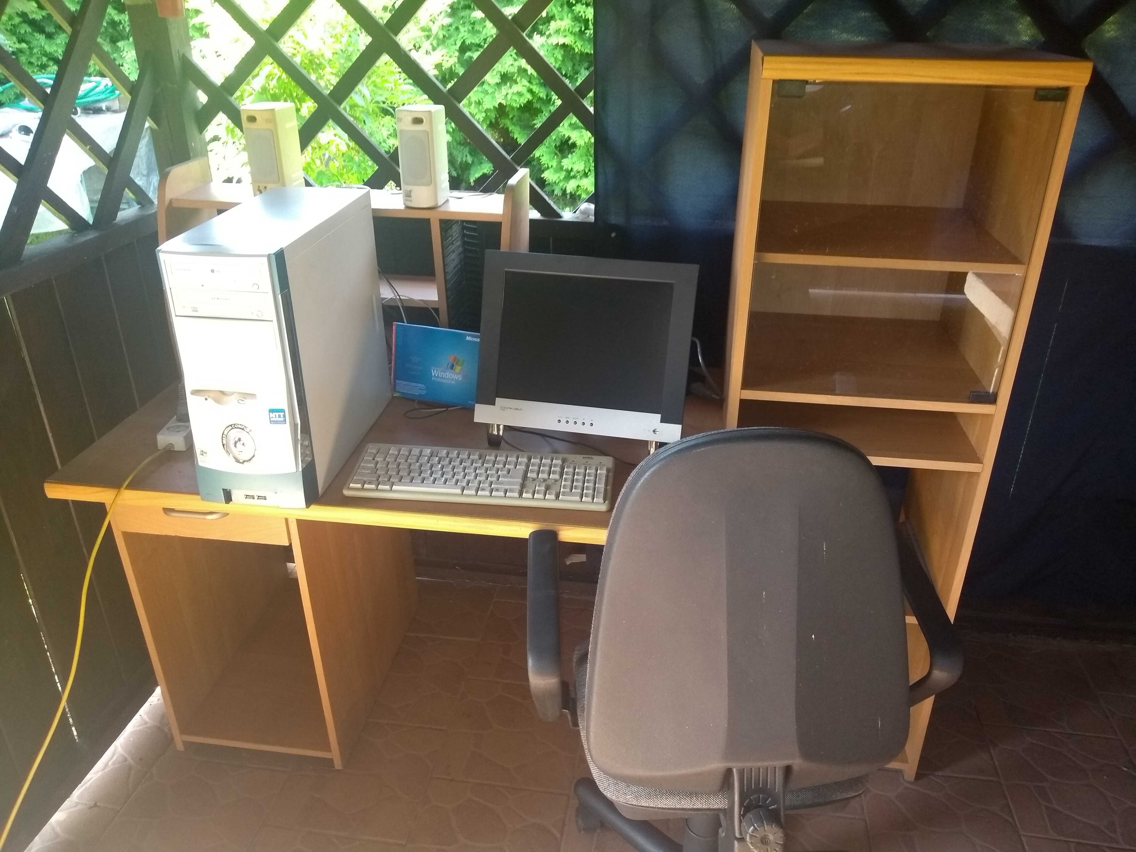 Komputer + biurko
