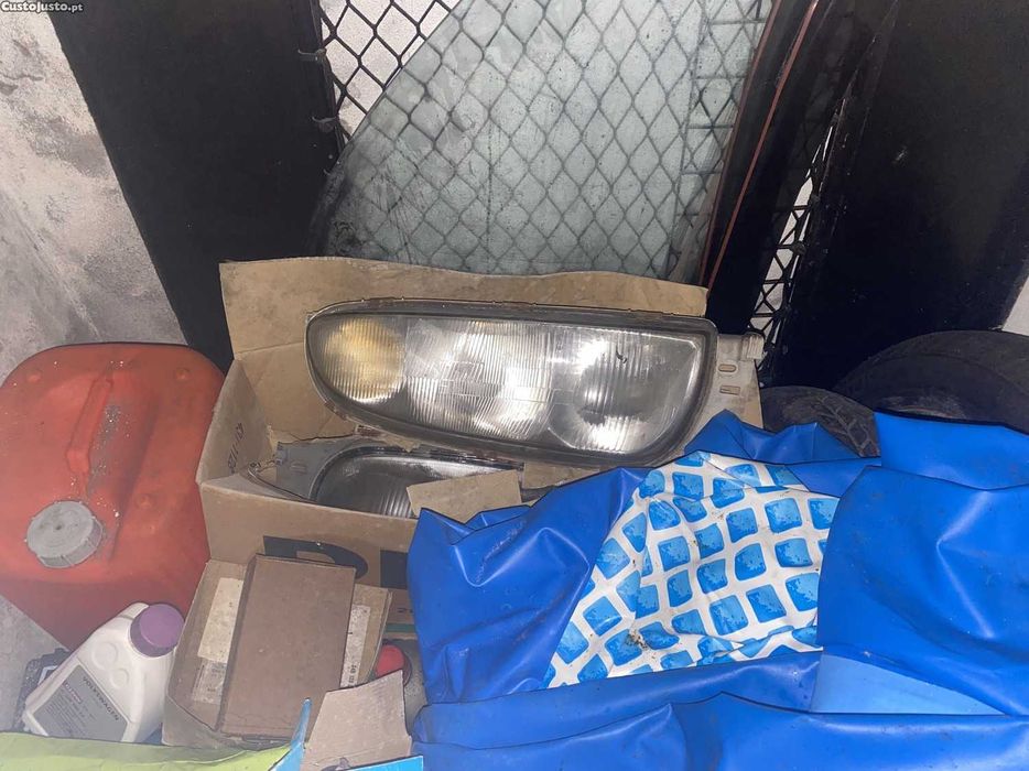 Faróis Ford Fiesta MK4