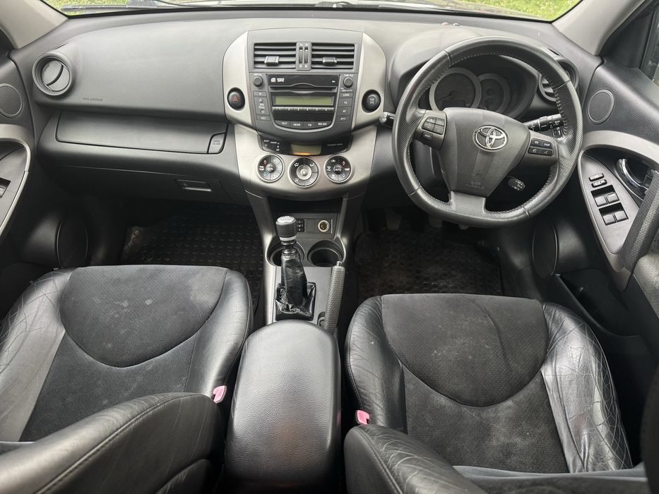 Toyota RAV4 2012 2.2 D 4*4 Англія, для військових