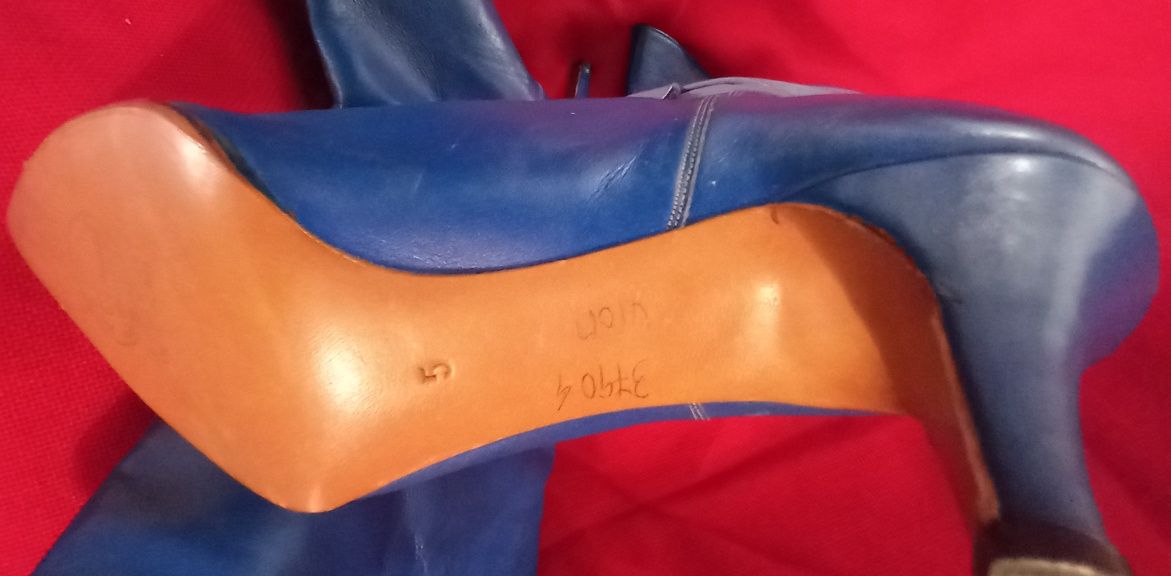 Dois pares de botas n.38