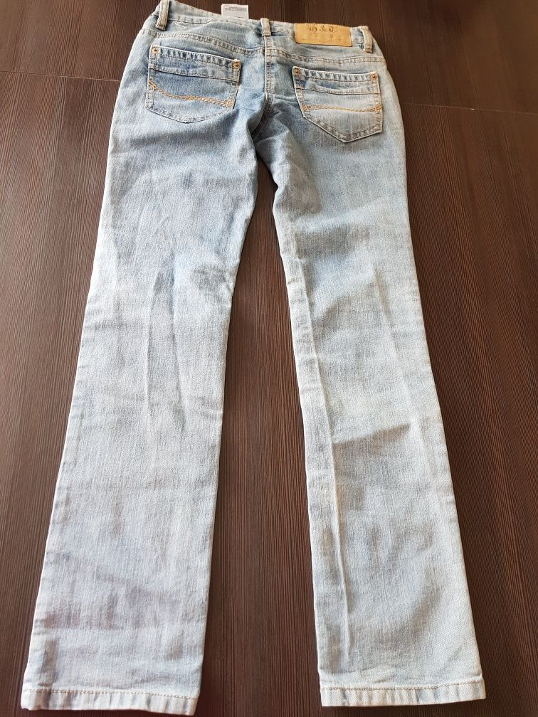 Spodnie jeans r.152