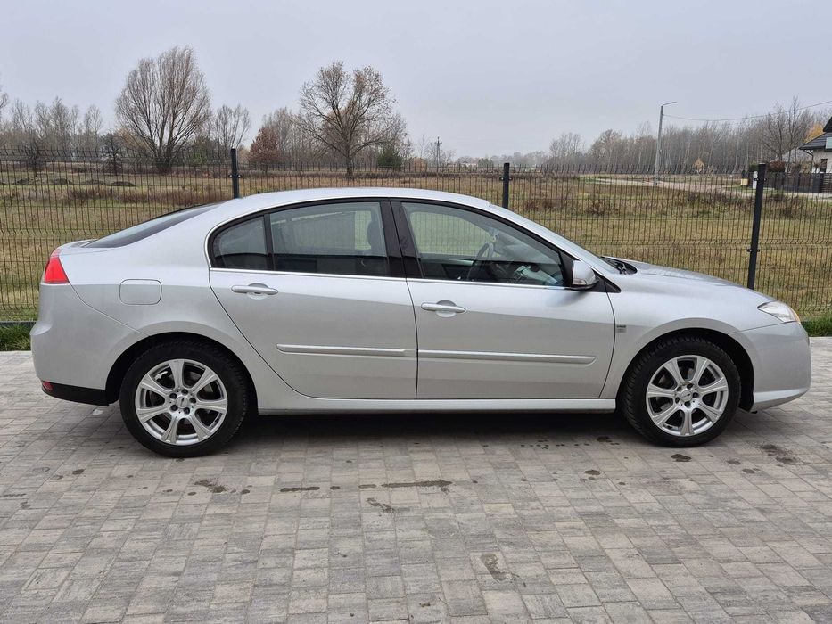 Renault Laguna III 2.0 Benzyna 140 KM 2009 r. Bardzo zadbany