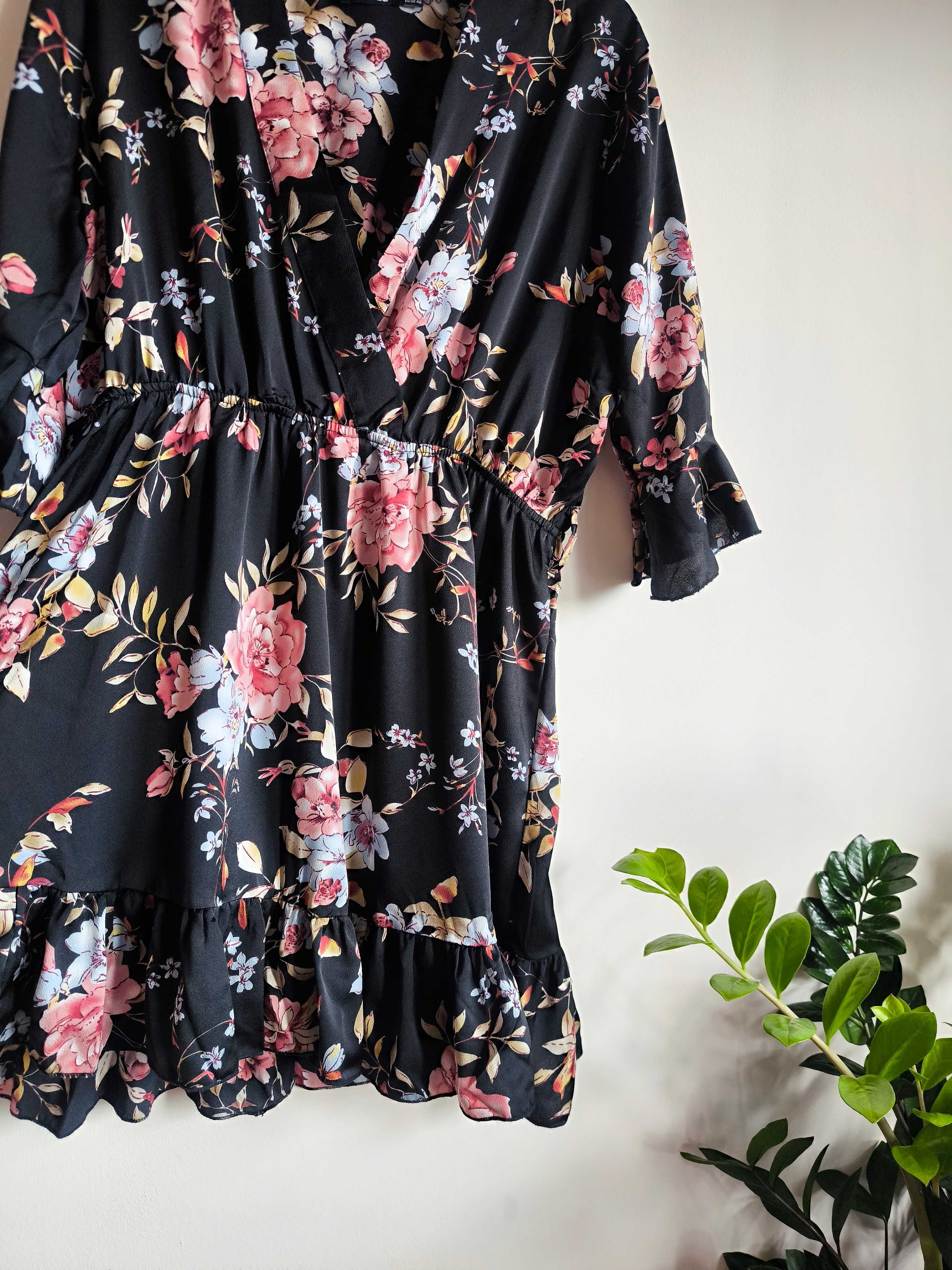 Lekka, kobieca sukienka marki Boohoo w kwiatowy wzór - 42/44 (2XL/3XL)