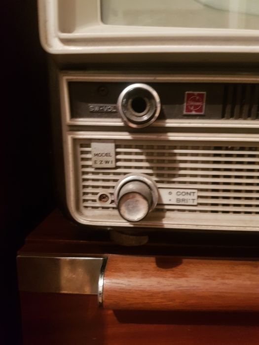 Televisão antiga National model ezwl