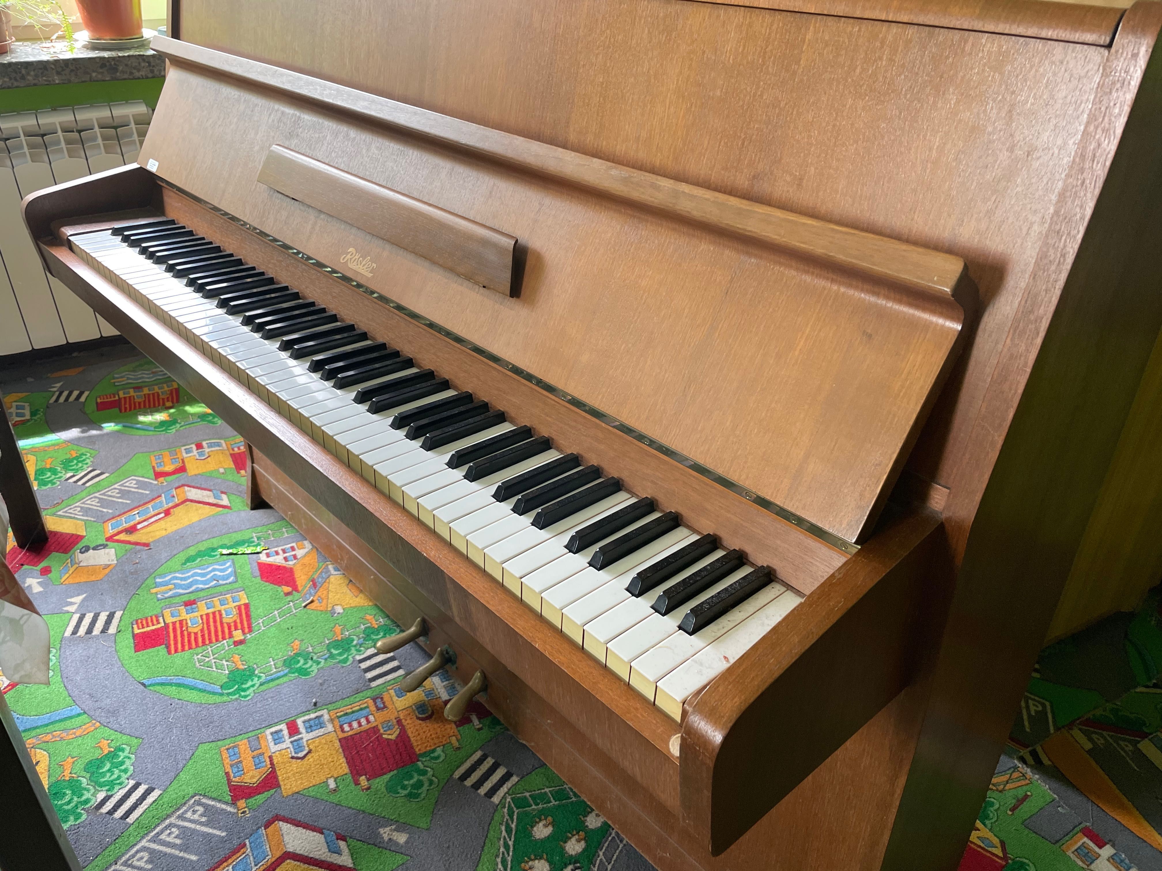 Pianino marki Rösler