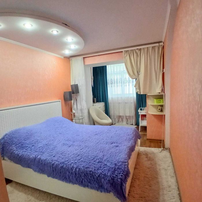 Продам 3-х кімнатну квартиру та гараж  на Полтаській
