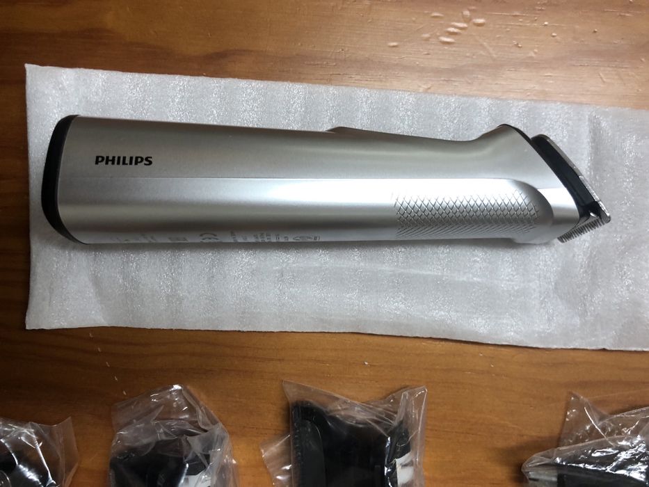 Aparador Barba / Cabelo Phillips Série 7000