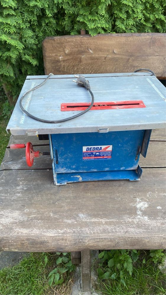 Pilarka stołowa do drewna Dedra 1,0kw ded7714