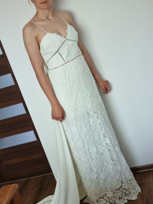 Suknia ślubna z trenem z koronki na ramiączkach self portrait L