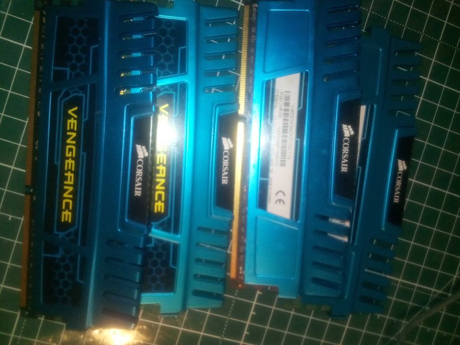 Пам'ять 2-ві штуки ДДР 3 1600 Mhz. і 2-ві штуки ДДР 3 2233 Mhz.