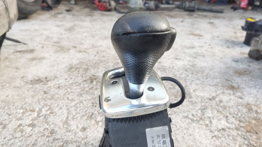 Lewarek drążek gałka zmiany biegów automat Audi a3 8p przedlift