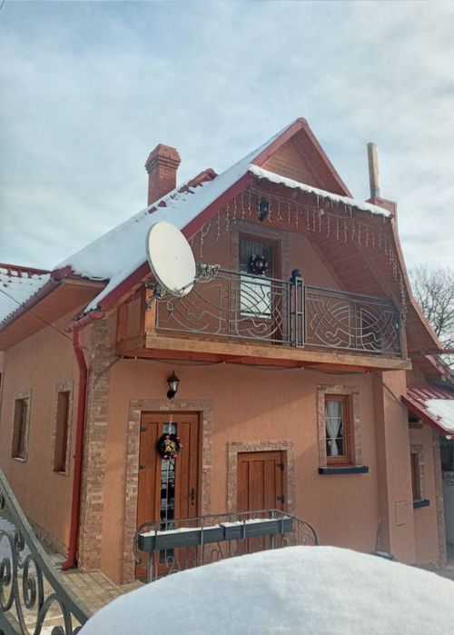 Здається котедж та сімейні апартаменти в Мигово