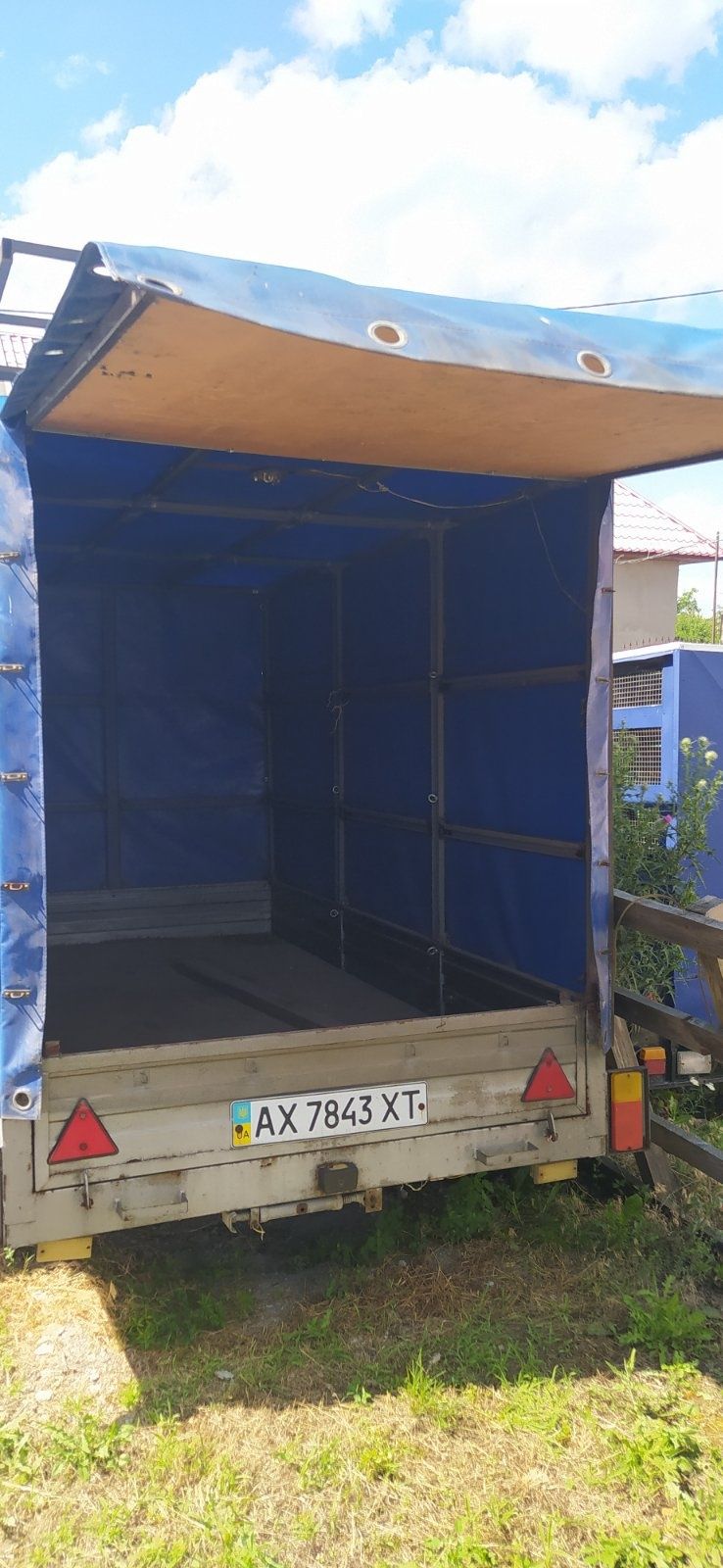 Причеп легковий вантажопідйомність 2т