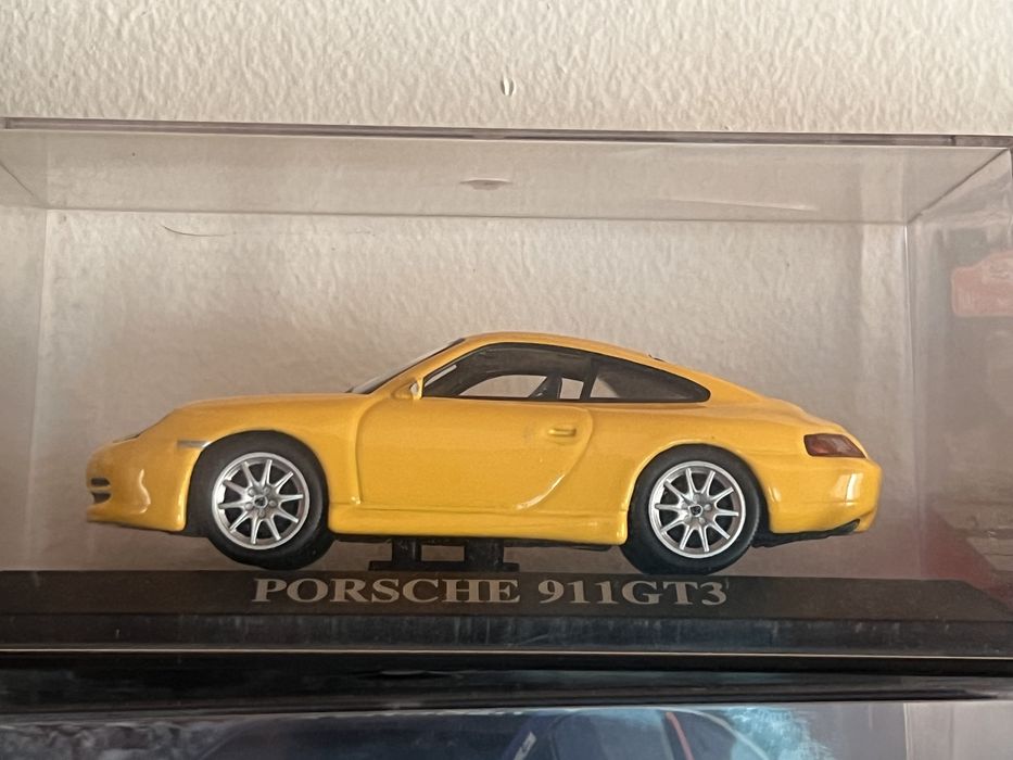 Miniatura Porsche 911 GT3 996 amarelo 1:43