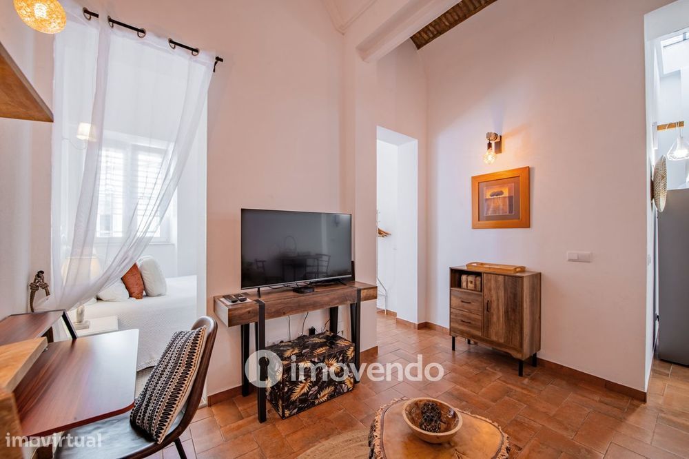 Moradia T1 remodelada, com licença AL ativa, em Olhão