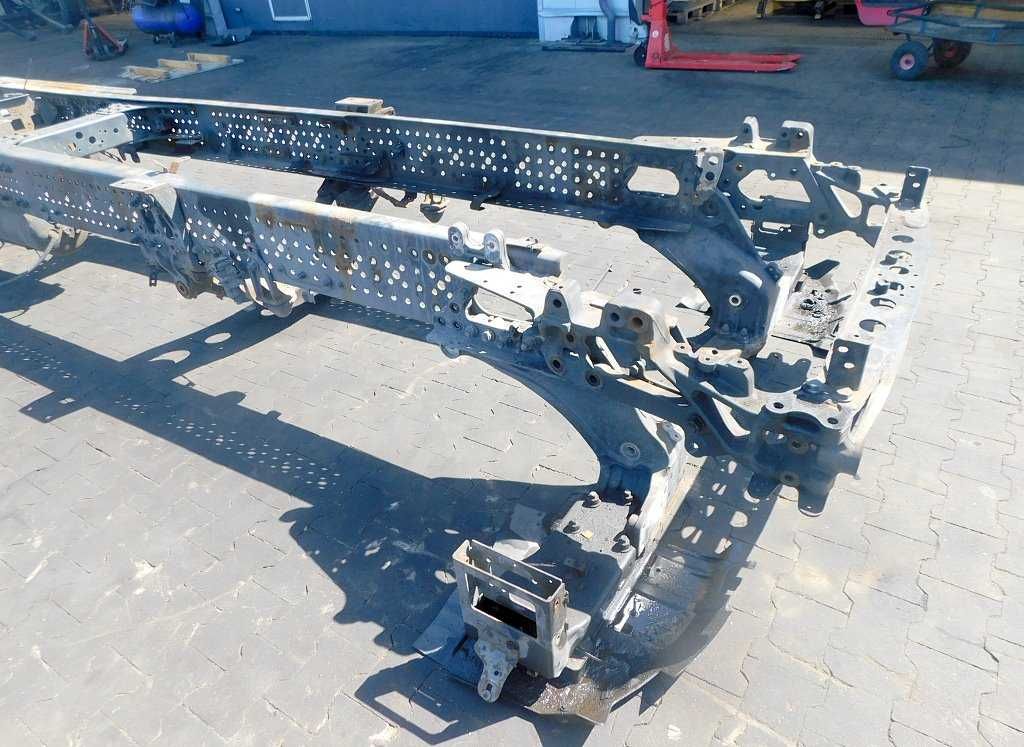 MB ACTROS MP4 12r Rama Pod Przyczepę dł 6.3m szer 90cm