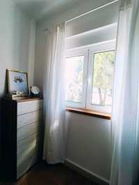 Mobília de quarto - Sommier, colchão, mesas de cabeceira e cómoda