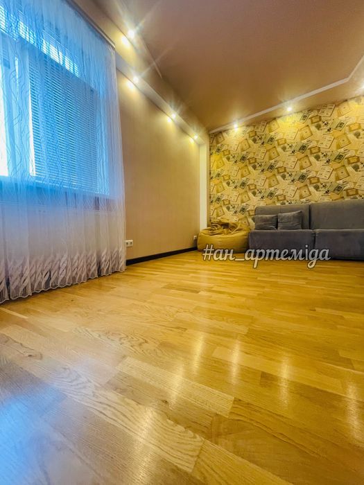 Продам 2 х комнатную + кухня студия ЖК Олимпийский ж/м Левобережный 3