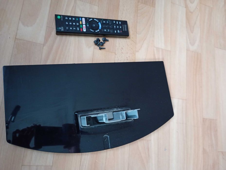 Stopa do tv + pilot sony Bravia