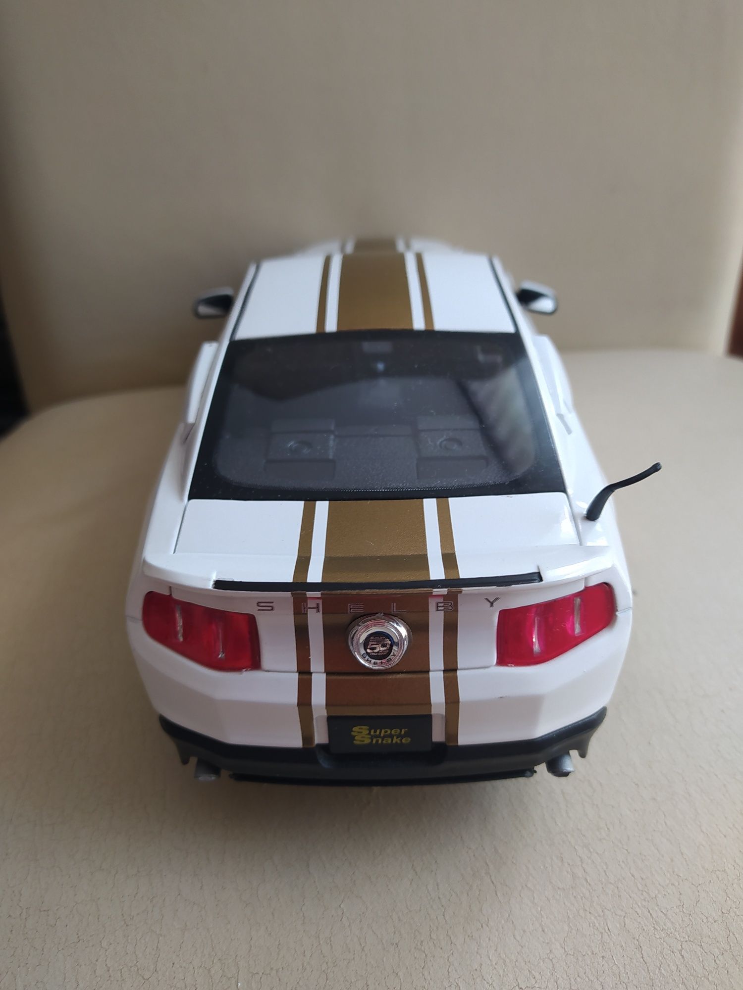 Ford Shelby GT500 Super Snake 1:18