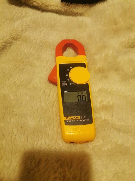 Miernik cęgowy Fluke 323 multimetr