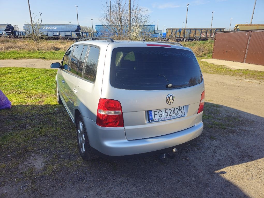 Touran 1.6 fsi 2006rok