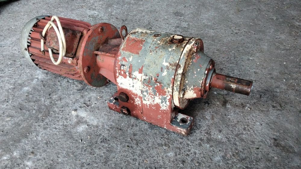 Motoreduktor 2,2 Kw 30obr. Ośka 45mm