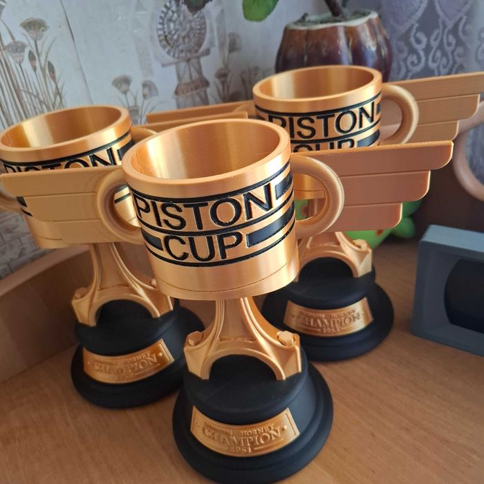 Кубки Поршня Дока Хадсона