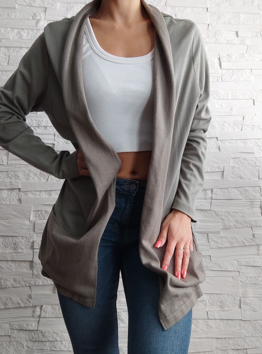 Narzutka Khaki luzna z metką 
 rozmiar XL XXL