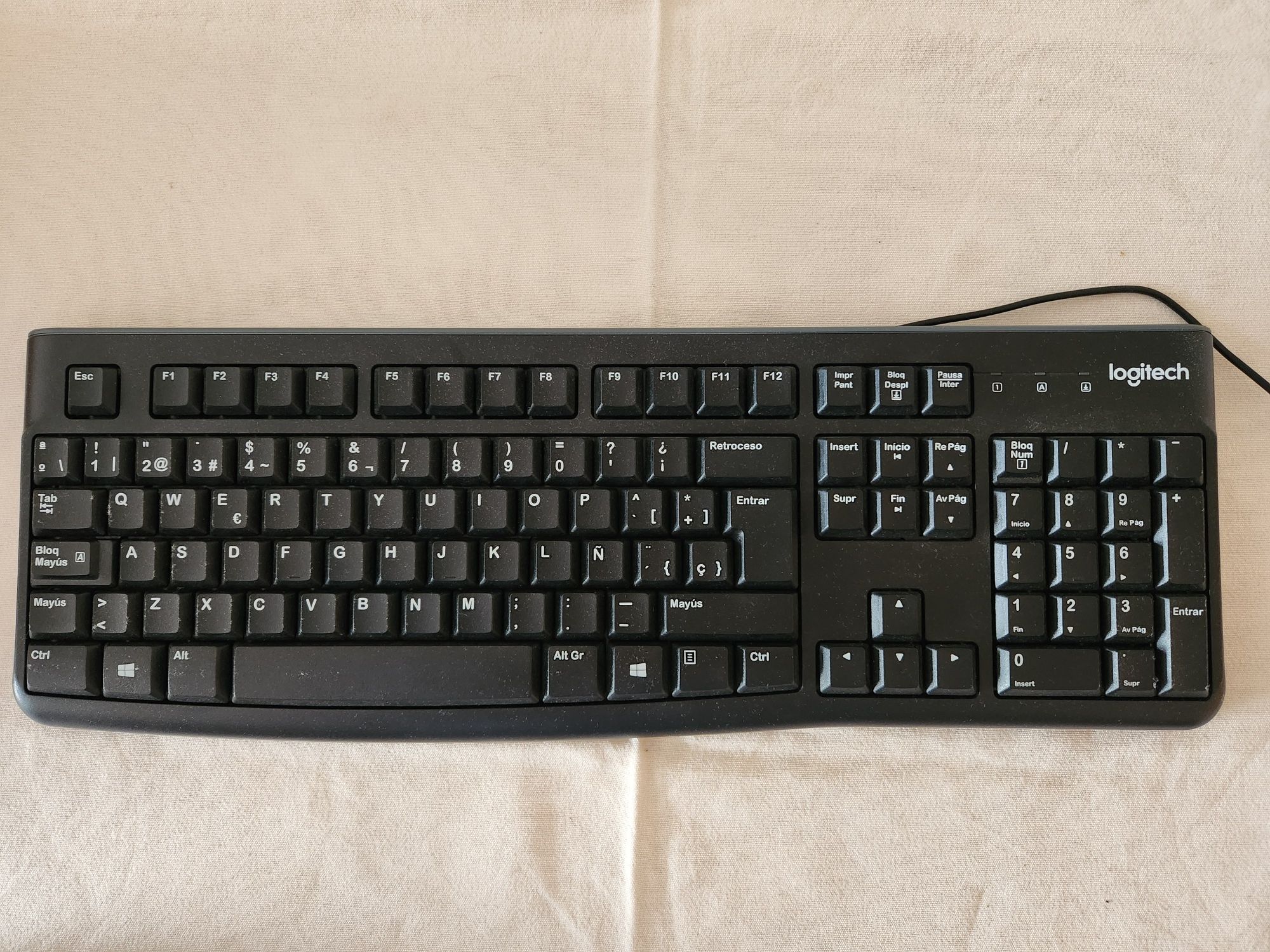 Teclado Logitech USB layout Espanhol