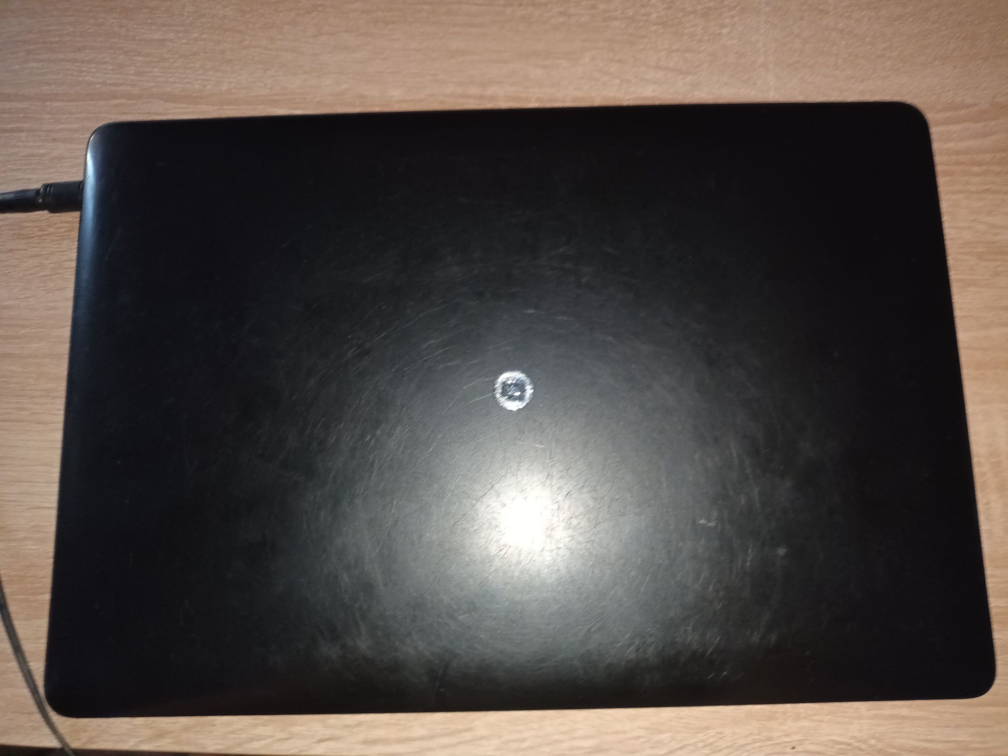 Laptop z podświetlaną klawiaturą Techbite Zin 2