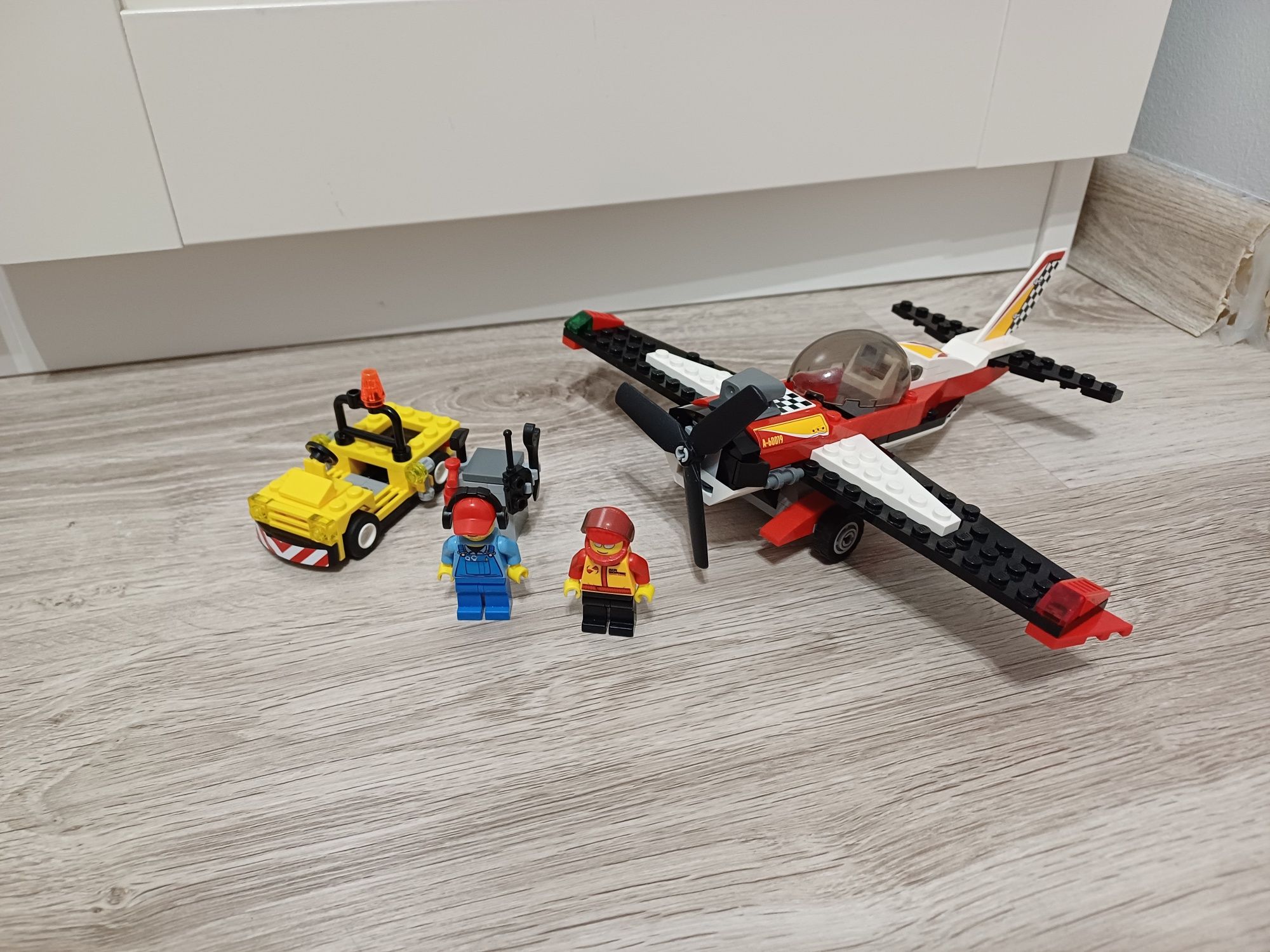 Lego city 60019 Stunt plane