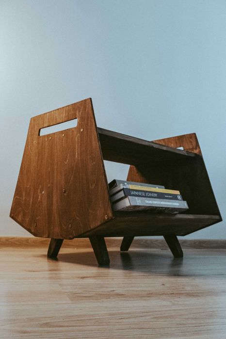 Ręcznie wykonany stolik kawowy z drewna