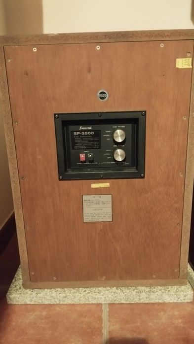 Vendo par colunas Sansui SP 3500 em muito bom estado