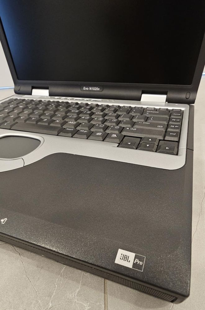 Compaq Evo N1020V - Laptop dla Retro Graczy - Sprawny!