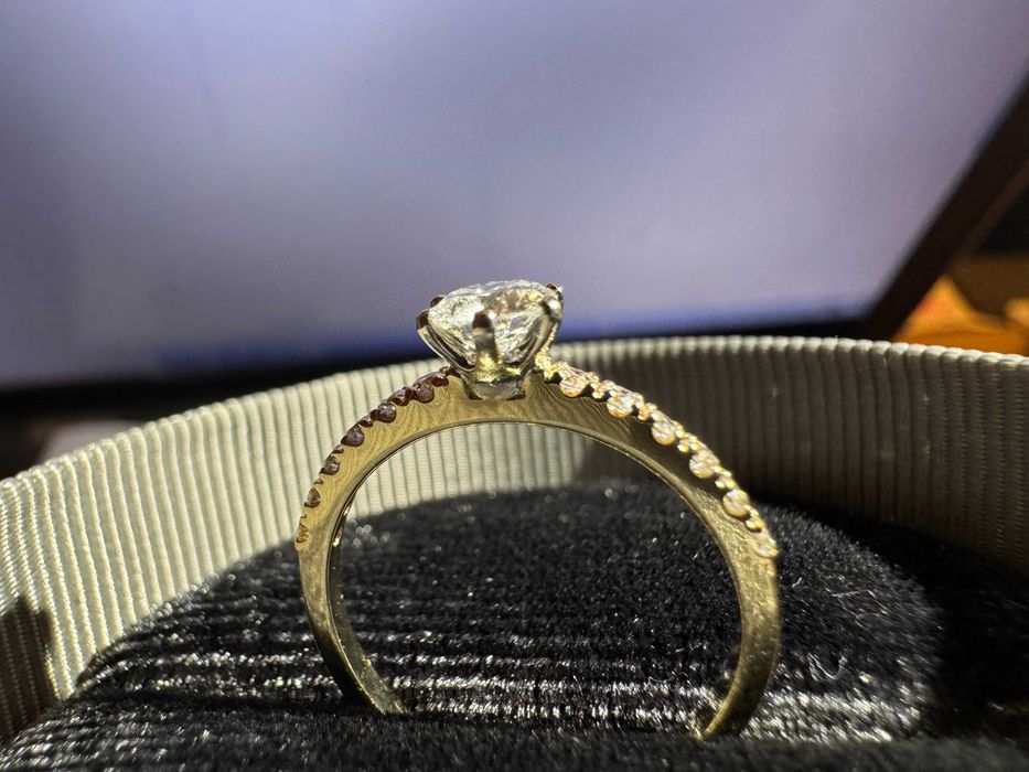 Pierścionek zaręczynowy brylant diament 0.62 ct złoto 1,77g diamenty