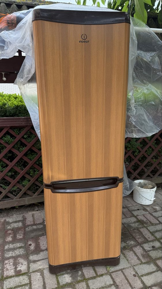 холодильник indesit