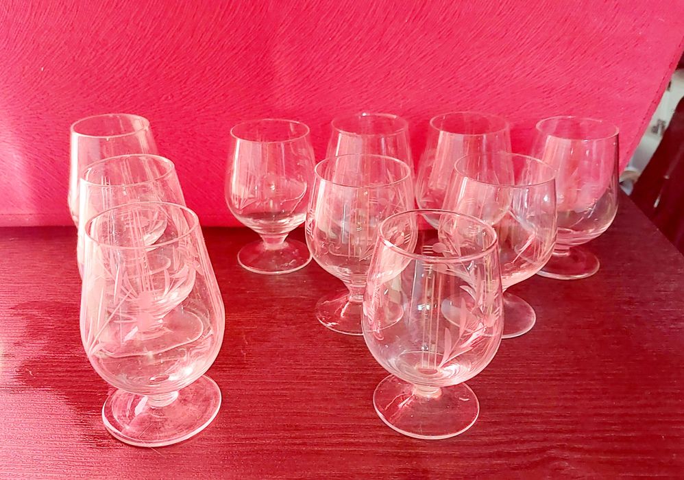 Zestaw 10 kieliszków do koniaku, błędy lub likieru