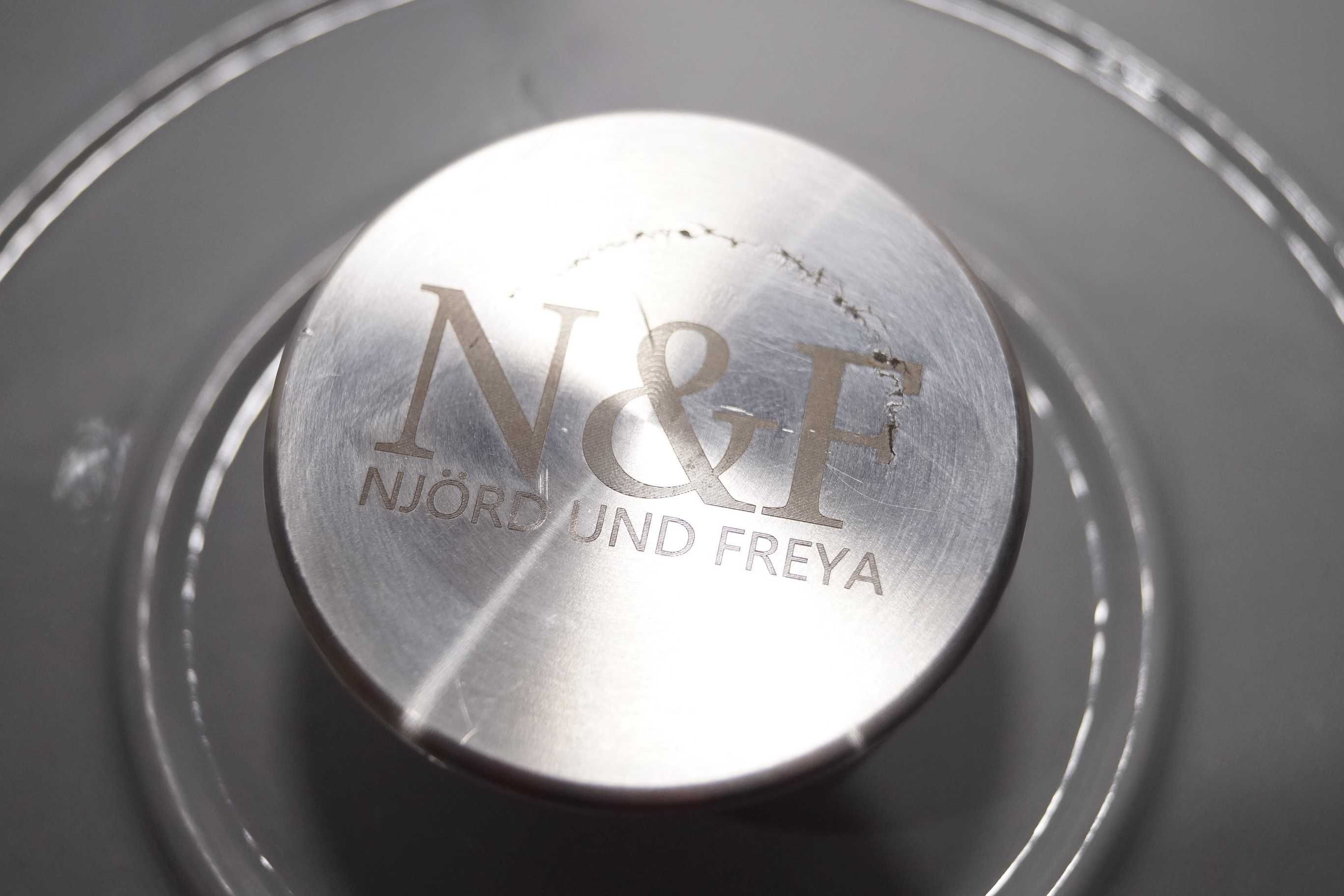 Njörd & Freya Żeliwna emaliowana brytfanna z pokrywką garnek N&F