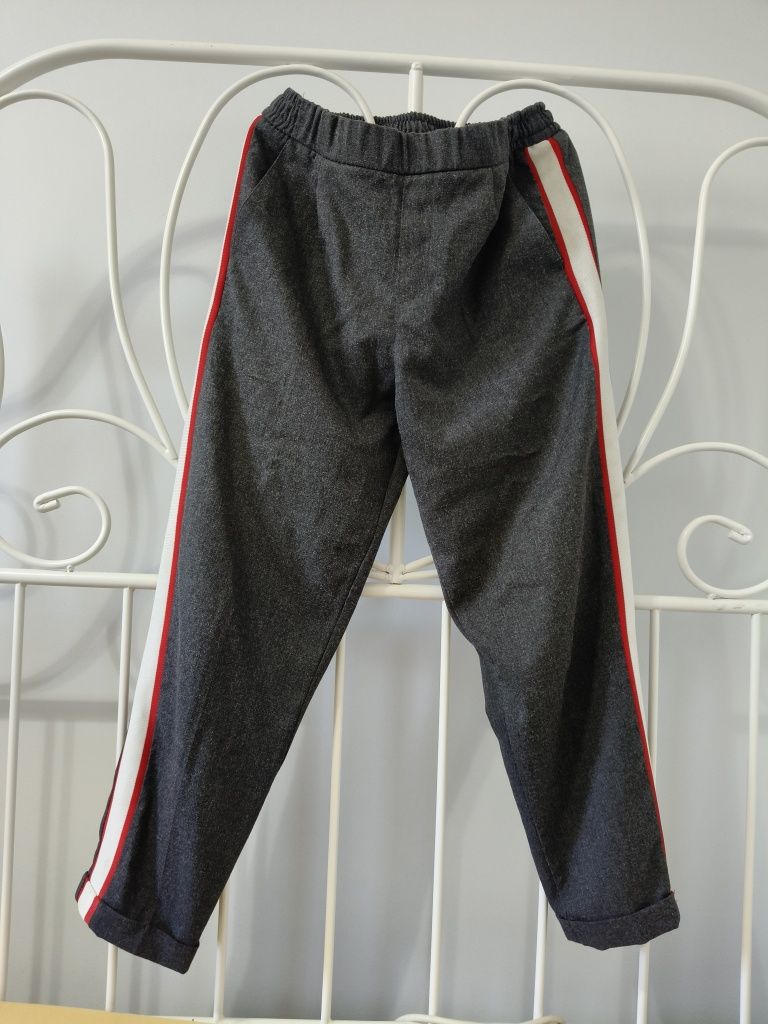 Pull and Bear spodnie chinos S