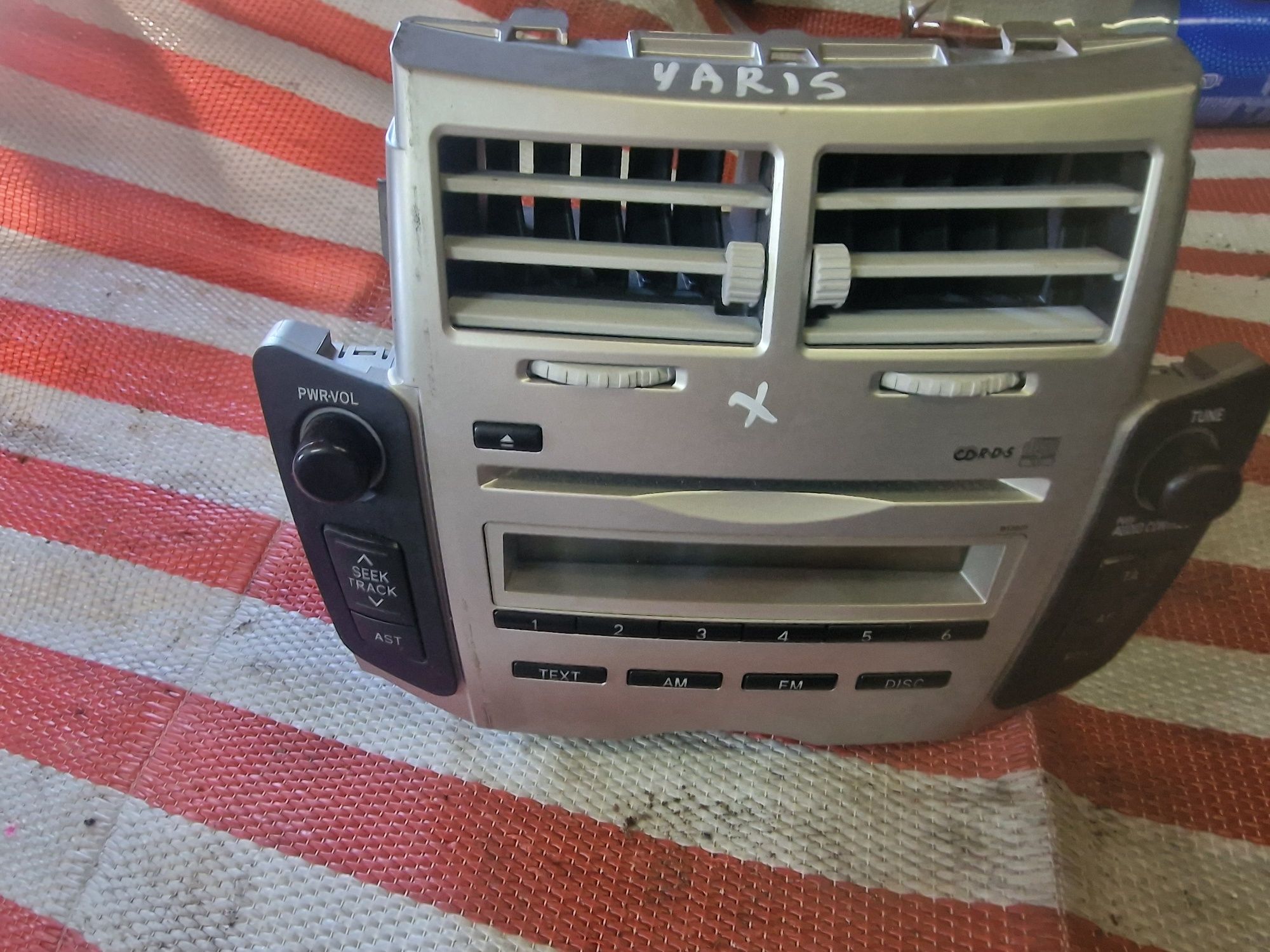 Oryginalne radio Toyota Yaris