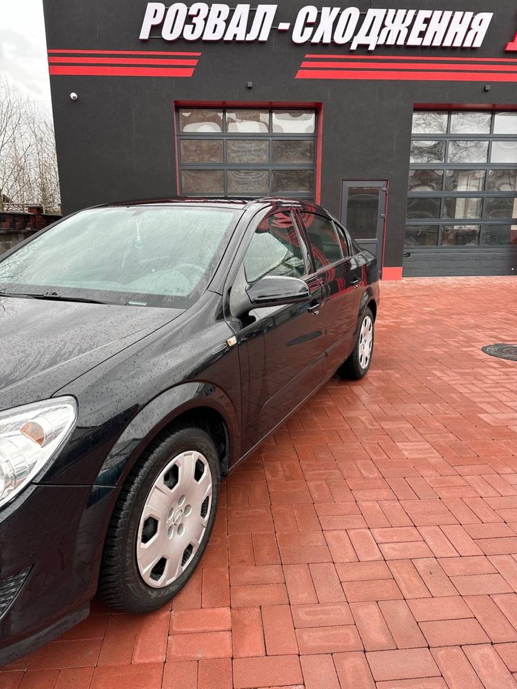 Opel Astra 1.6л бензин 2009