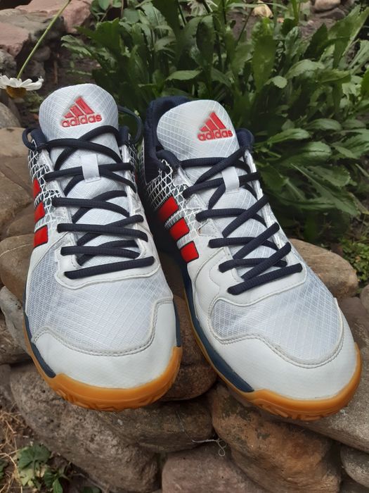 Продам кроссовки Adidas